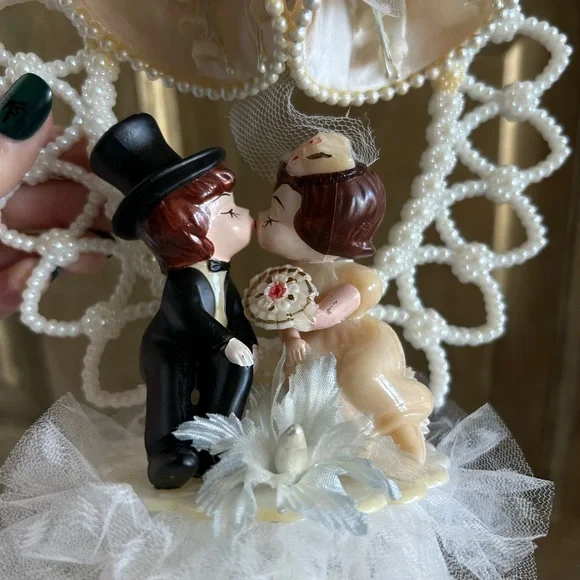 Vintage cake topper - Picture 2 of 5